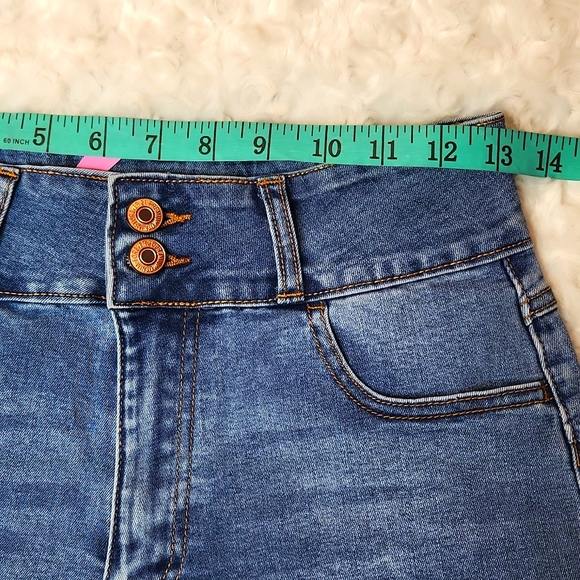 Forever 21 Uplyfter Denim Jean Shorts - Picture 9 of 13